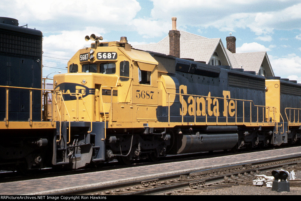 ATSF 5687 (REPOST)